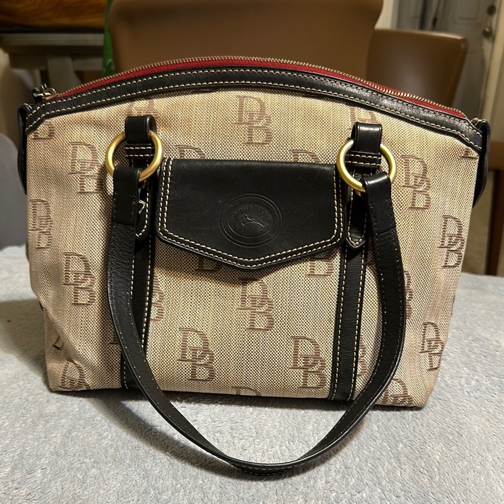 Dooney & Bourke Black and Tan Shoulder Bag with Classic Design - Picture 6 of 14
